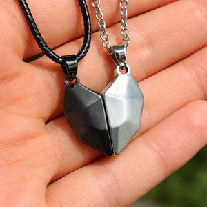 Collar de Corazón Imantado para Parejas – Conexión que los Une ❤️